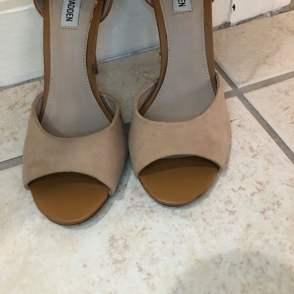 Steve Madden Tan Stepout Peep Toe Heels Size 8.5 - Picture 3 of 11